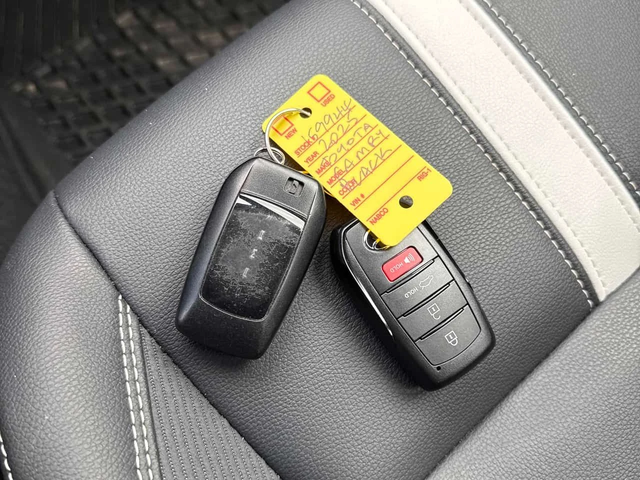 Toyota Camry * SE * DISTRONIC* ПОДГРЕВ* ПАНОРАМА* - автомобили, коли, обяви за нови и употребявани 9