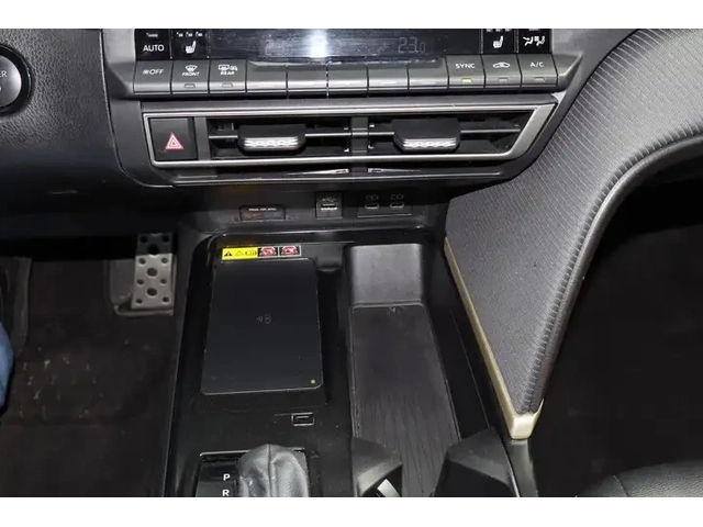 Toyota Camry SE Hybrid * CARFAX * АВТО КРЕДИТ * - автомобили, коли, обяви за нови и употребявани 12
