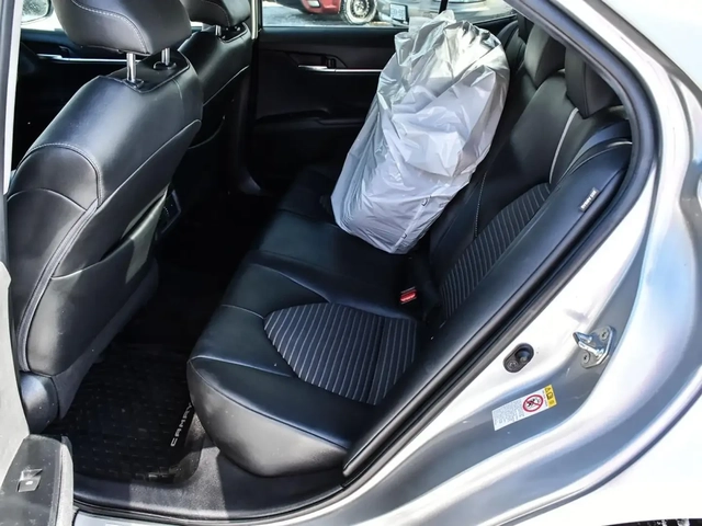 Toyota Camry Hybrid SE| Подгрев| Камера| CruiseControl - автомобили, коли, обяви за нови и употребявани 7