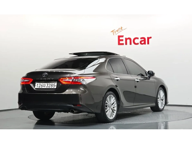 Toyota Camry 2.5* Pano* Lane Assist* Крайна цена* - автомобили, коли, обяви за нови и употребявани 2