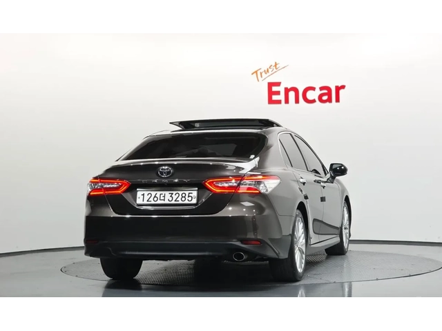 Toyota Camry 2.5* Pano* Lane Assist* Крайна цена* - автомобили, коли, обяви за нови и употребявани 3