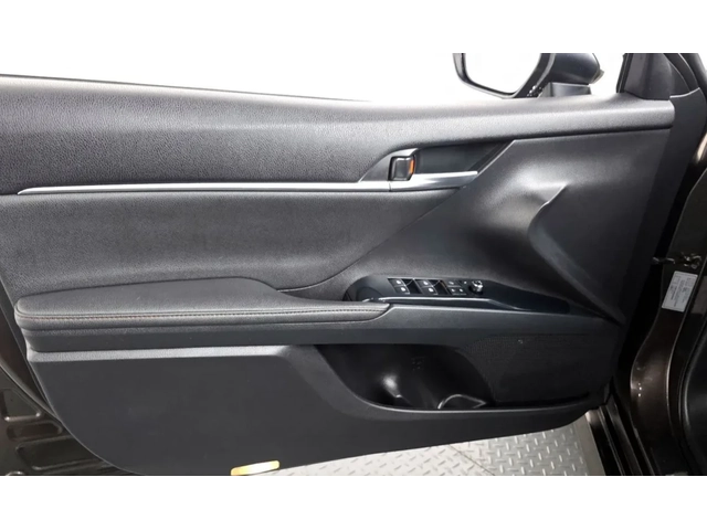 Toyota Camry 2.5* Pano* Lane Assist* Крайна цена* - автомобили, коли, обяви за нови и употребявани 7