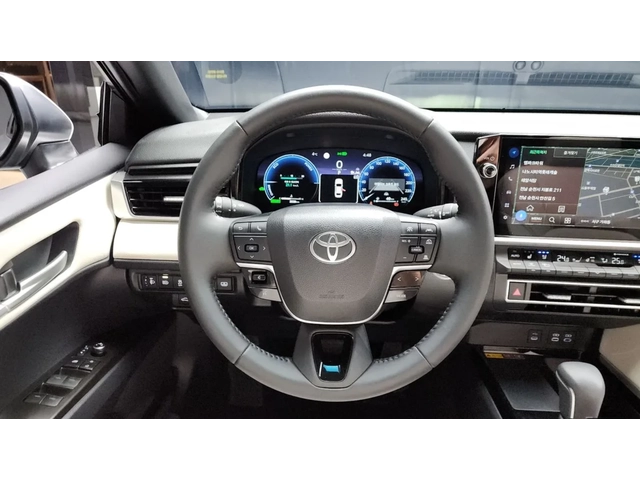 Toyota Camry Hybrid | ОБДУХ | DISTRONIC - автомобили, коли, обяви за нови и употребявани 12