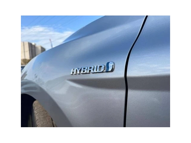 Toyota Camry Hybrid SE - автомобили, коли, обяви за нови и употребявани 2