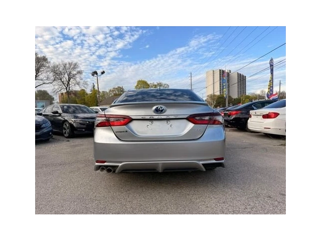 Toyota Camry Hybrid SE - автомобили, коли, обяви за нови и употребявани 4
