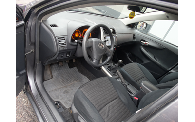 Toyota Corolla 1,4 D4D - автомобили, коли, обяви за нови и употребявани 6