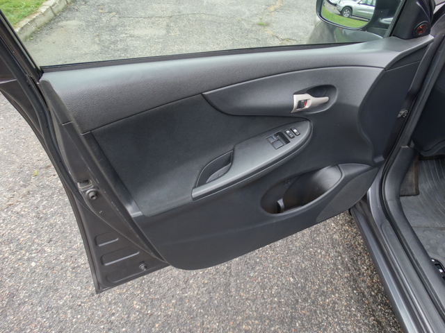 Toyota Corolla 1,4 D4D - автомобили, коли, обяви за нови и употребявани 7