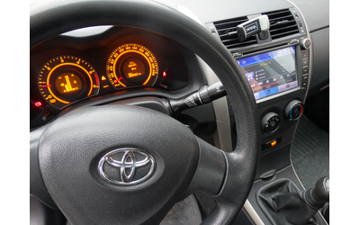 Toyota Corolla 1,4 D4D - автомобили, коли, обяви за нови и употребявани 9