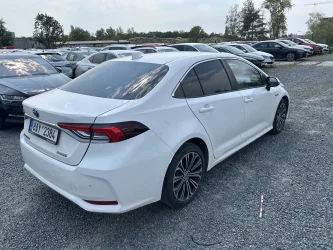 toyota-corolla-1-5-103-ks-4wd-cvt - 3