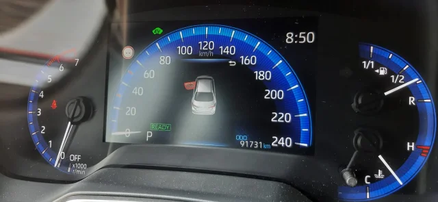 Toyota Corolla 1.5 (103 кс) 4WD CVT - автомобили, коли, обяви за нови и употребявани 8