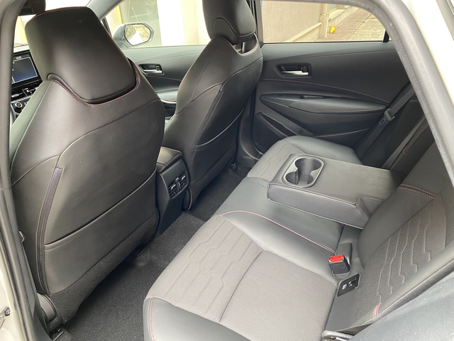 Toyota Corolla 2.0 Hybrid /E-Cvt/ Executive - автомобили, коли, обяви за нови и употребявани 10