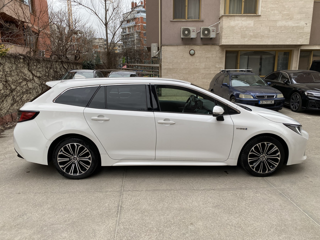 Toyota Corolla 2.0 Hybrid /E-Cvt/ Executive - автомобили, коли, обяви за нови и употребявани 2