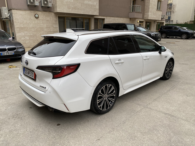 Toyota Corolla 2.0 Hybrid /E-Cvt/ Executive - автомобили, коли, обяви за нови и употребявани 3