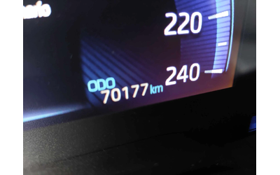 Toyota Corolla 2, 0i HIBRYD+ ТЕГЛИЧ - автомобили, коли, обяви за нови и употребявани 6