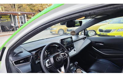 Toyota Corolla 1.8Hybrid* ГОТОВА ЗА ТАКСИ - автомобили, коли, обяви за нови и употребявани 13