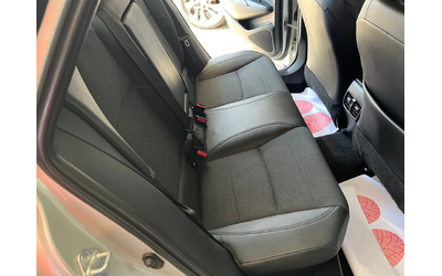 Toyota Corolla 1.8 HYBRID - автомобили, коли, обяви за нови и употребявани 8