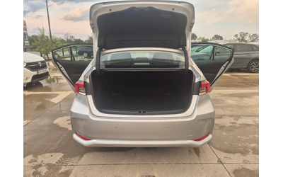 Toyota Corolla EXECUTIVE 1.8 HYBRID A/T - автомобили, коли, обяви за нови и употребявани 10