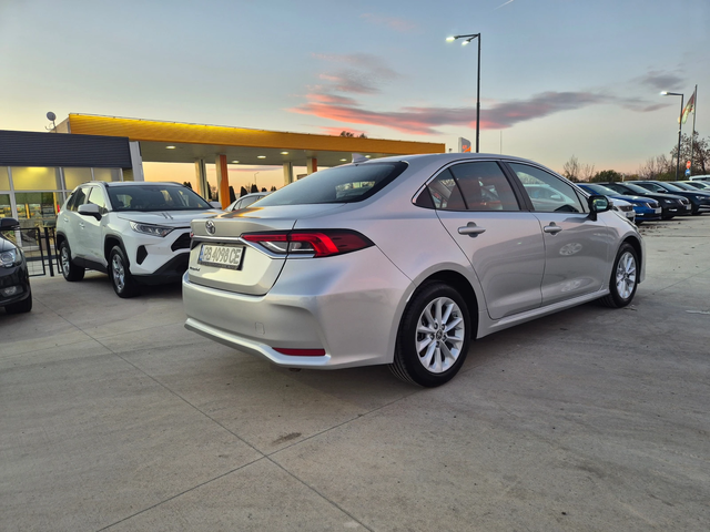 Toyota Corolla EXECUTIVE-КАМЕРА 1.6 M/T - автомобили, коли, обяви за нови и употребявани 4