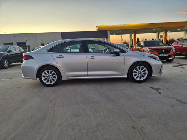 Toyota Corolla EXECUTIVE-КАМЕРА 1.6 M/T - автомобили, коли, обяви за нови и употребявани 5