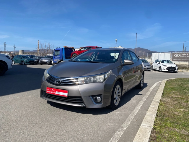 Toyota Corolla 1.6 AT - автомобили, коли, обяви за нови и употребявани 7