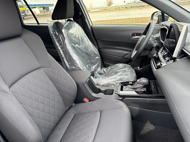 Toyota Corolla Cross 2.0 HEV Executive Plus - автомобили, коли, обяви за нови и употребявани 9