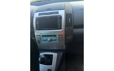 toyota-corolla-verso-1-8-129-k-s - 5