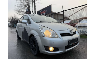toyota-corolla-verso - 0