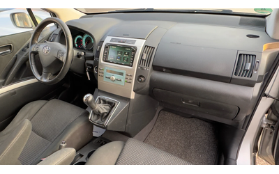 Toyota Corolla verso 7 МЕСТНА - автомобили, коли, обяви за нови и употребявани 10