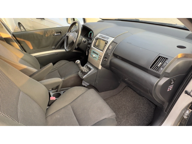 Toyota Corolla verso 7 МЕСТНА - автомобили, коли, обяви за нови и употребявани 13