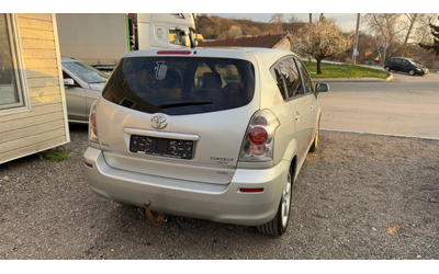 toyota-corolla-verso - 3