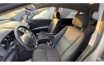 toyota-corolla-verso - 4