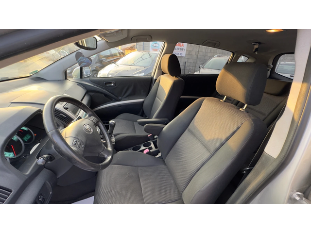 Toyota Corolla verso 7 МЕСТНА - автомобили, коли, обяви за нови и употребявани 4