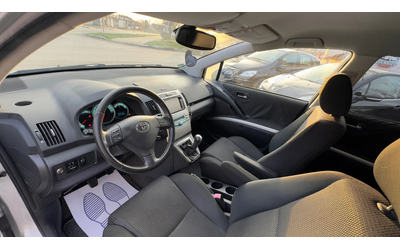 toyota-corolla-verso - 5