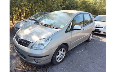 toyota-corolla-verso - 0