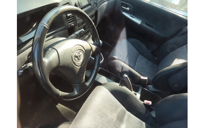 toyota-corolla-verso - 5