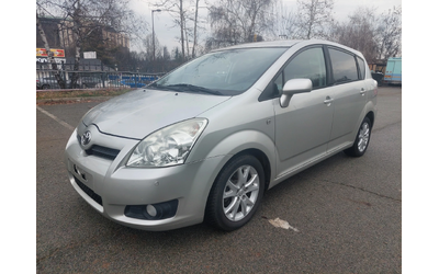 toyota-corolla-verso - 1