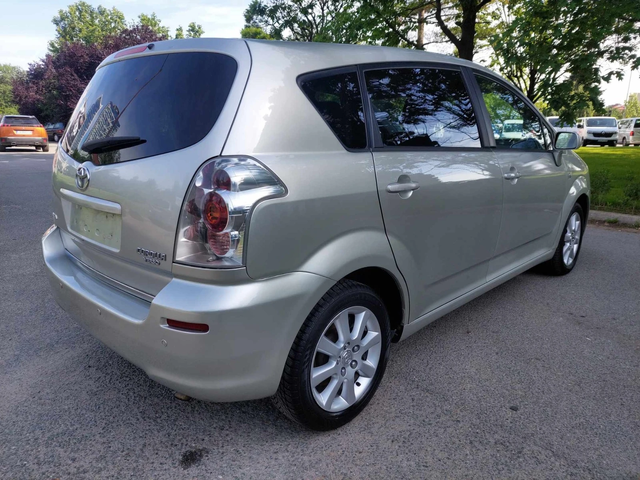 Toyota Corolla verso 1, 6i 110ps - автомобили, коли, обяви за нови и употребявани 4