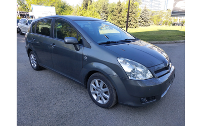 toyota-corolla-verso - 0