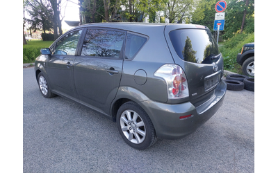 toyota-corolla-verso - 4