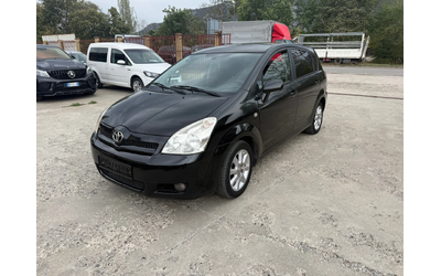 toyota-corolla-verso - 0