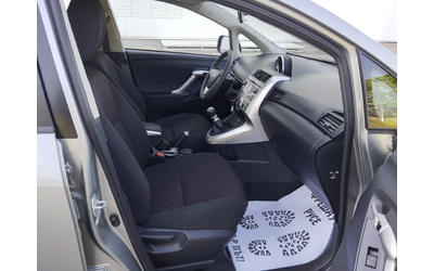 Toyota Corolla verso 2.0D4D - автомобили, коли, обяви за нови и употребявани 11