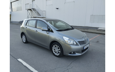 toyota-corolla-verso - 1