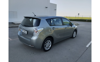 toyota-corolla-verso - 4