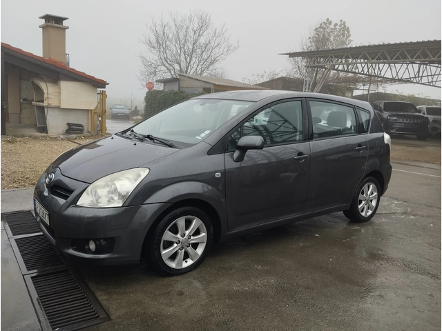 Toyota Corolla verso 2.2d4d Face Lift - автомобили, коли, обяви за нови и употребявани 2