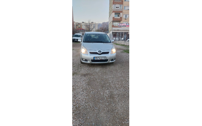 toyota-corolla-verso - 0