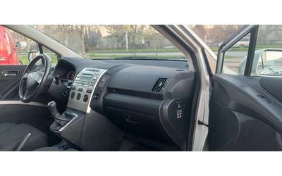 Toyota Corolla verso 2.2 d4d - автомобили, коли, обяви за нови и употребявани 8