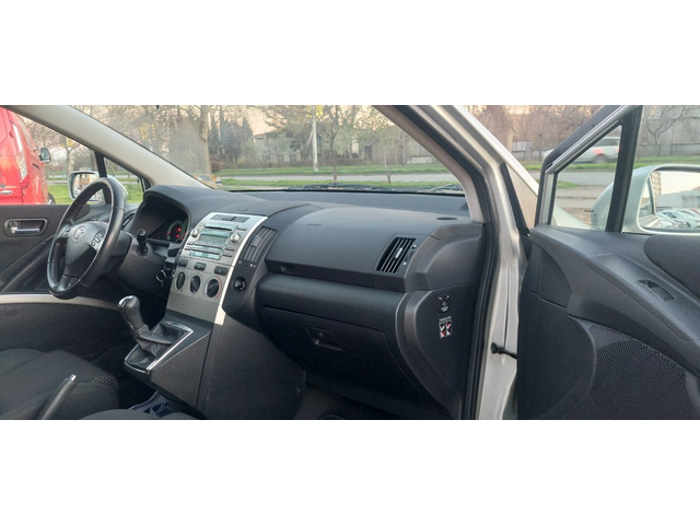 Toyota Corolla verso 2.2 d4d - автомобили, коли, обяви за нови и употребявани 8