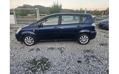 toyota-corolla-verso - 1