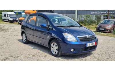 toyota-corolla-verso - 2