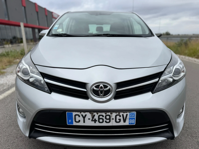 Toyota Corolla verso 2.0D-4D 126кс FACELIFT / NAVI / CAMERA / PANORAMA - автомобили, коли, обяви за нови и употребявани 1